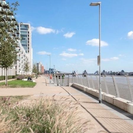 Large Double Room Overlooking The Thames London Exterior photo